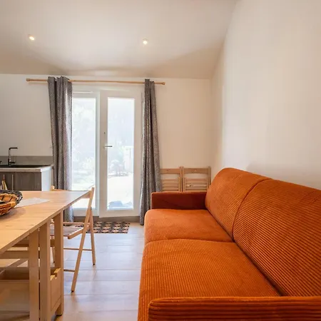 L'azure De דירה Monein